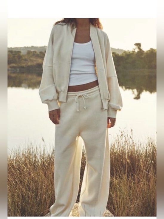 Zara Pants - Zara wide leg cream sweat set! Medium